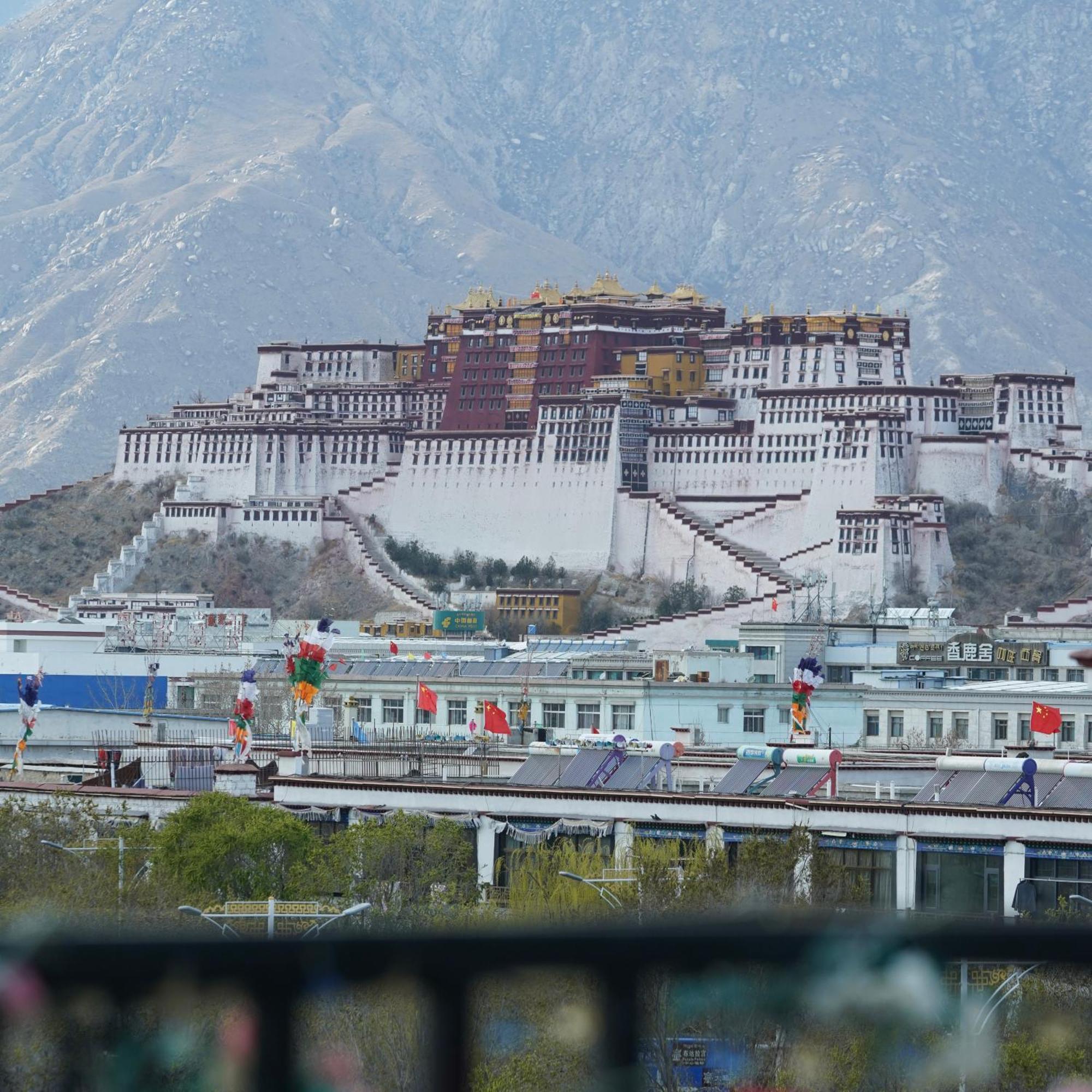 Gaisang Medog Aroma Fragrance Hotel Lhasa Exterior photo